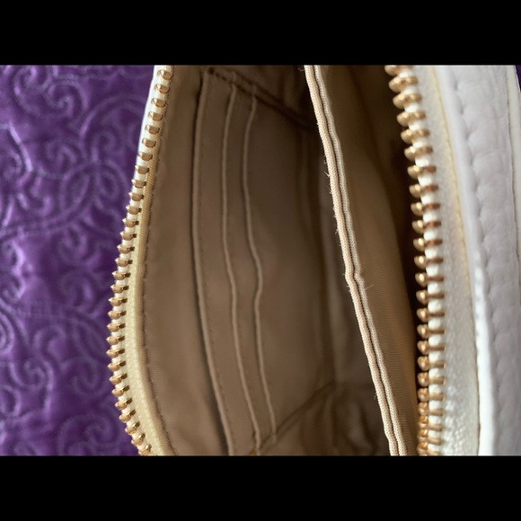 Authentic Tory Burch off white crossbody bag - Picture 7 of 9